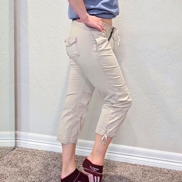 Tan capris - Picture 4 of 5